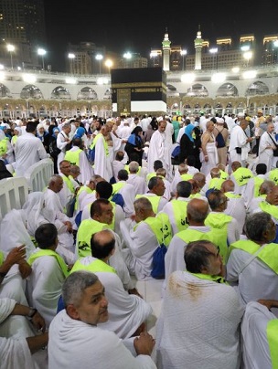 حضور در بیت الله الحرام و انجام مناسک عمره تمتع